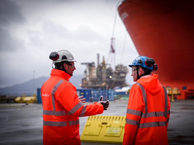 Kronprinsen hos hjørnesteinsbedrifta Aker Solutions på Stord. Foto: Simen Løvberg Sund, Det kongelege hoffet